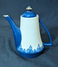 Blue & White Porcelain Tea Pot for One Bombay Co Arabesque Tile Pattern 6"
