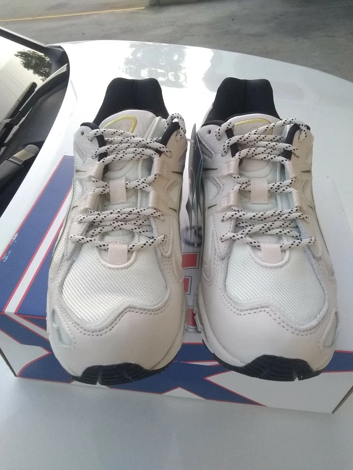 Asics Kayano 5 360 Crema Oro Ricco Taglia 10 Uomo US - Immagine 2 di 4