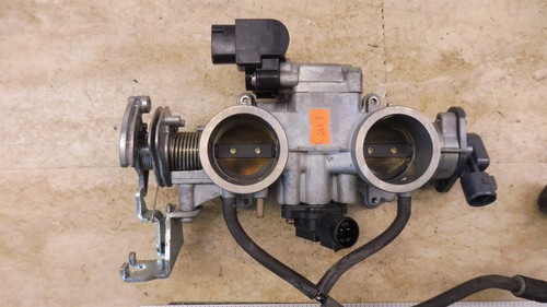 2001 Honda Goldwing GL1800 H364-1> throttle body assy - Picture 2 of 9