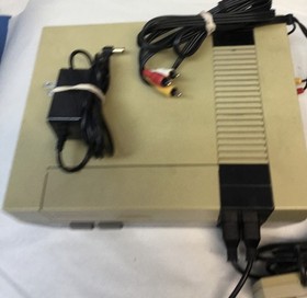 1985 Original NES Nintendo System Console Tested w/ Controllers *READ*