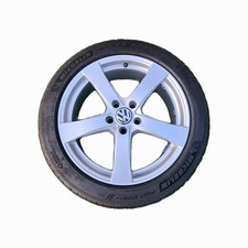 VW Beetle Seat Skoda Alufelgen 8x18 ET48  235/45 ZR18 Michelin Sommerreifen