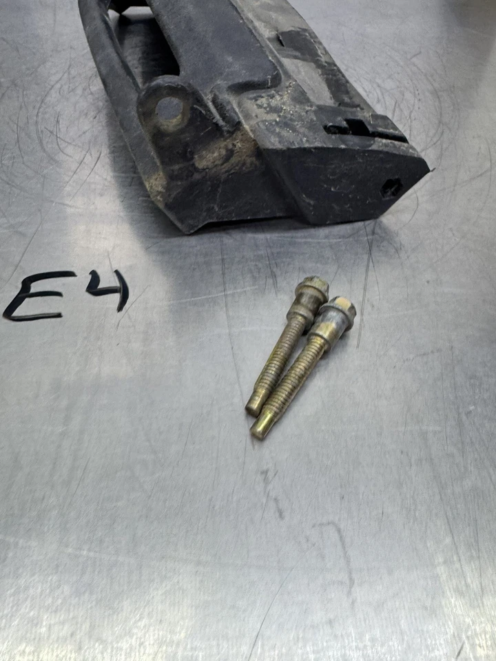 98 99 00 Arctic Cat Capucha Bisagra Nariz Parachoques ZR ZL Z 700 600 500 440 370 Montaña Foto 2 de 4