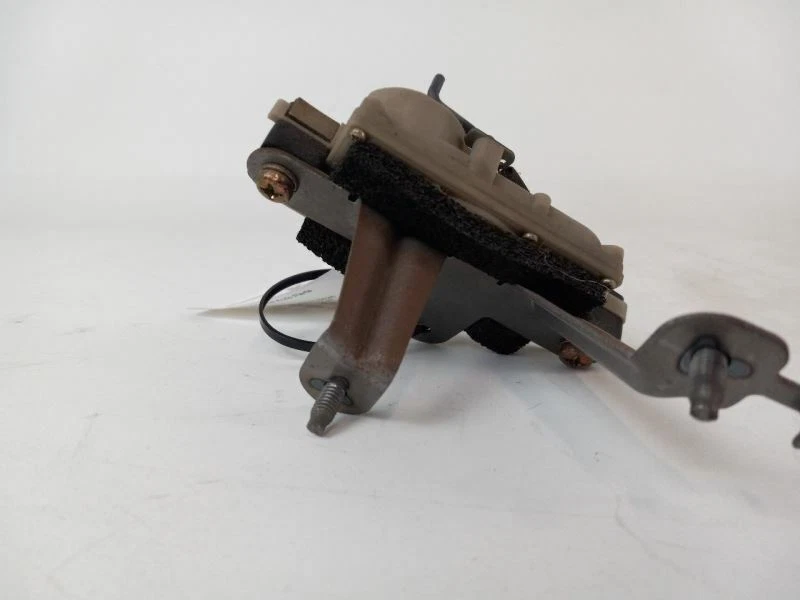 Nissan Pathfinder 2004 gasolina combustible cerradura puerta pestillo liberación actuador Foto 4 de 4