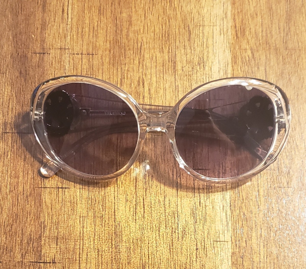 Rare Vera Wang Aldora Crystal Women display picture 3