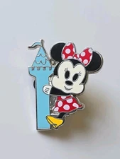 2020 Disney Park Pals Cute Minnie Mouse Red Dots Bow Blue Castle Mystery Pin