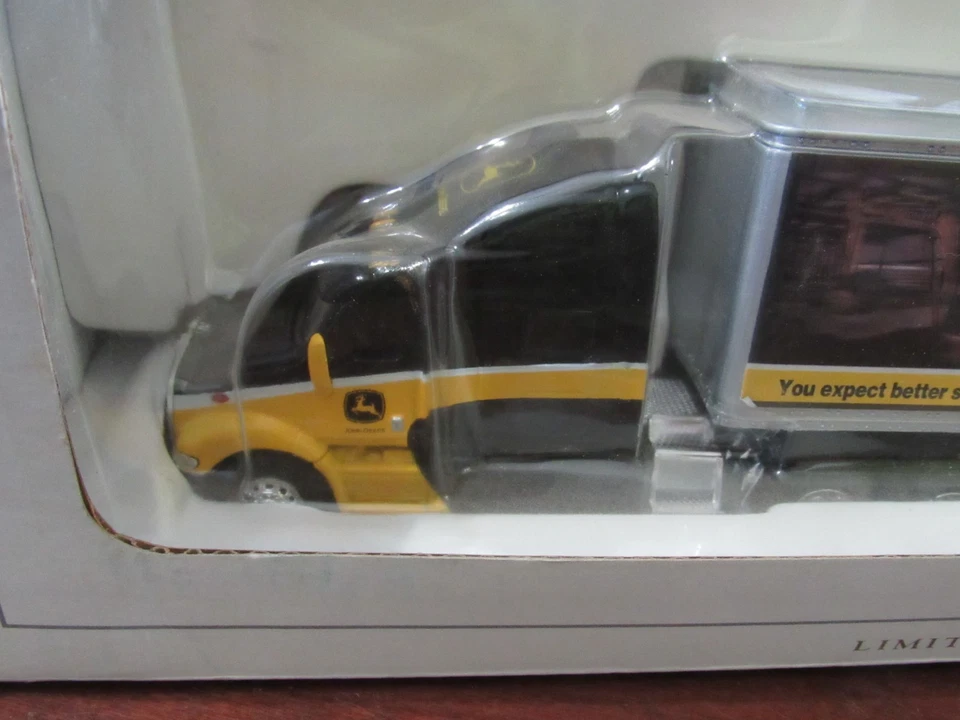 SPECCAST 1/64 #33505 387 PETERBILT WITH JOHN DEERE CONSTRUCTION TRAILER - NIB - Image 2 of 4