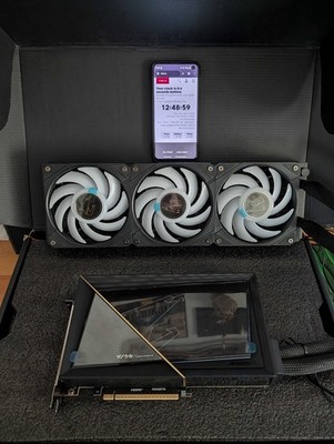 Gigabyte Aorus GeForce RTX 5090 Xtreme Waterforce 32G Graphics Card - 32 GB GDDR