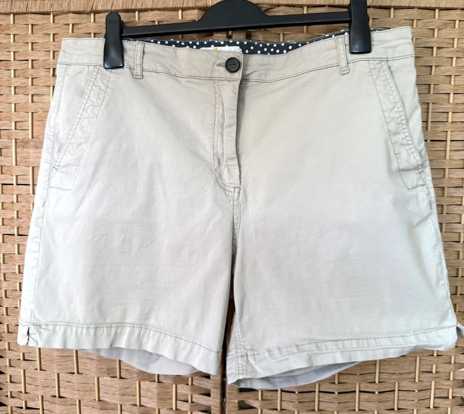 Boden Womens Beige Chino Shorts Size 20 UK Cotton Stretch Summer Holiday Casual