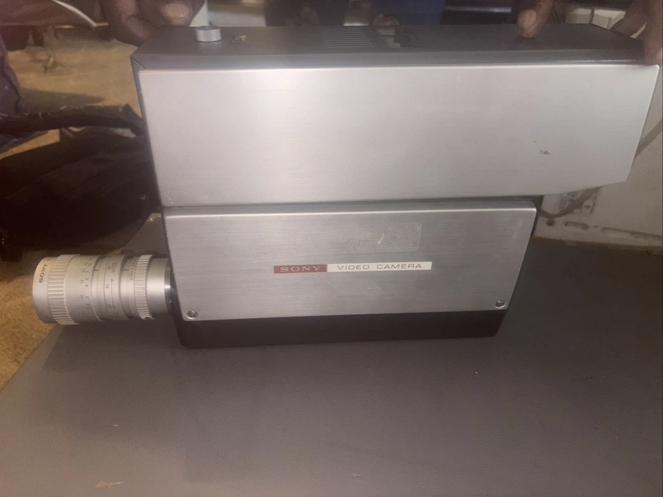 Vintage Sony DCR-VX2100 3CCD MiniDV Handycam Pro Camcorder – Low Light – Tested - Image 3 of 4