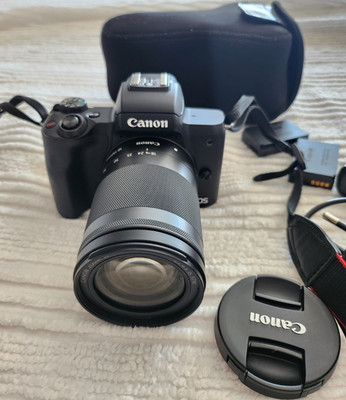 Canon EOS M50 Mark II 18-45mm f/3.5-6.3 Spiegellose Systemkamera Schwarz