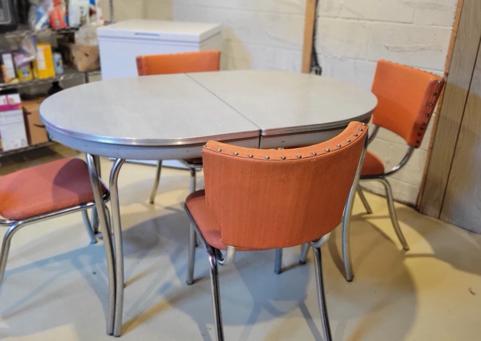 Retro Dining Table Set With Leaf - Image 2 of 4