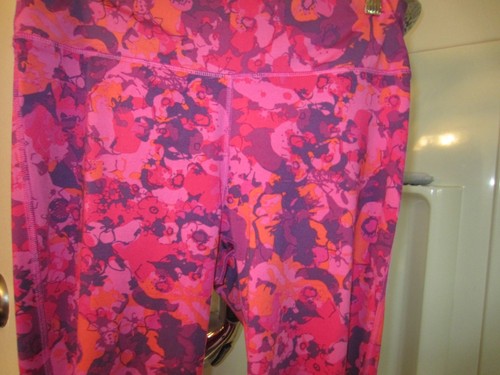 Pantalone donna usato active wear capri Gaiam taglia L colori rosa/malva - Foto 2 di 11