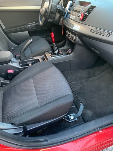 Soporte extintor de incendios para Mitsubishi Lancer Evolution X - Imagen 6 de 12
