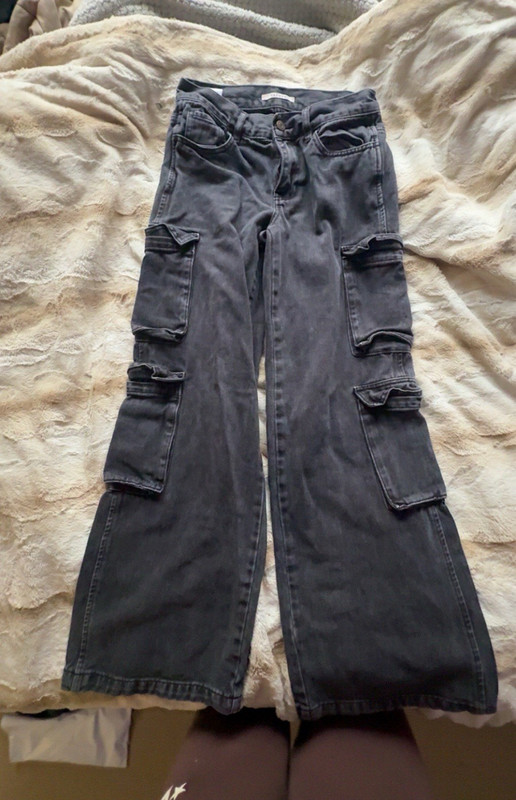PacSun Women’s black  Denim Cargo Jeans with Cargo Pockets 90s