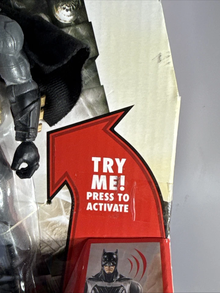 BATMAN 6” DC Justice League HERÓIS FALANTES INTERATIVOS da Mattel - Imagem 4 de 4