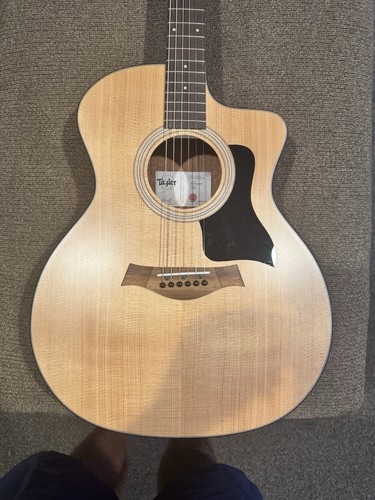 Taylor Guitar 114ce Right Hand Grand Auditorium Acoustic-Electric Natural