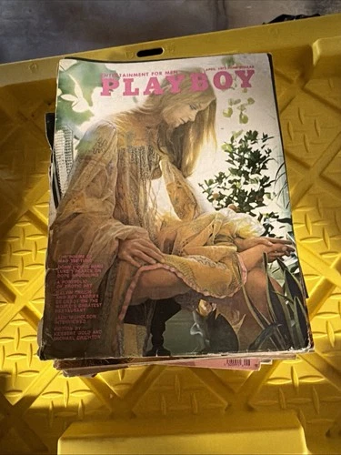 PLAYBOY APRIL 1972, VICKIE PETERS, JACK NICHOLSON, ROD STEWART, VF
