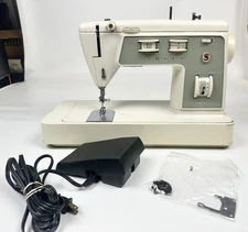 Vintage 1970’s Singer Sewing Machine Fashion Model 734