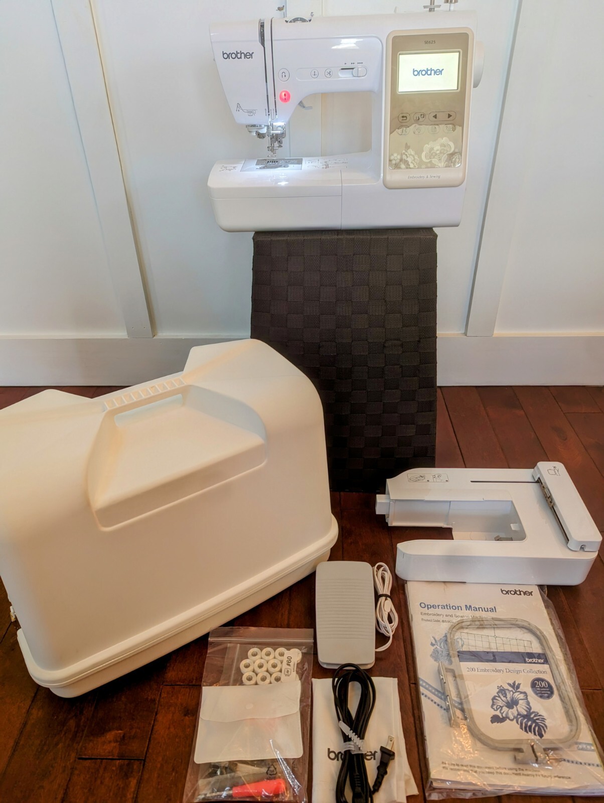 OPEN BOX BROTHER SE625 COMPUTERIZED SEWING EMBROIDERY QUILTING MACHINE