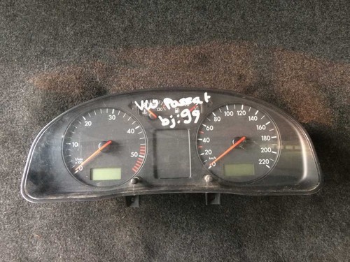 VW Passat 3B / Bj. 99 / Tacho Kombiinstrument / 3B1919880C