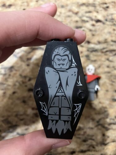 LEGO Scooby-Doo Vampire Bob Oakley Minifigure 75904 scd011 Coffin - NO HAIR - Picture 2 of 10