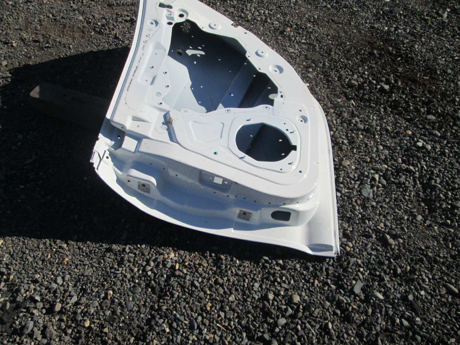 Maserati Ghibli 2014+ - RH Rear Door Shell  - # 673008061