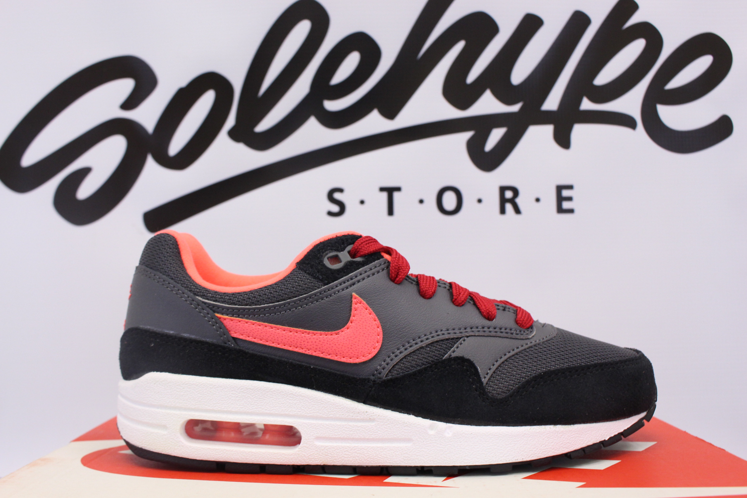 NIKE AIR MAX 1 GS DARK GREY HOT LAVA GYM RED BLACK 555766 044 SZ 4.5 Y NIKE AIR MAX 1 GS DARK GREY HOT LAVA GYM RED BLACK 555766 044 SZ 4.5 Y