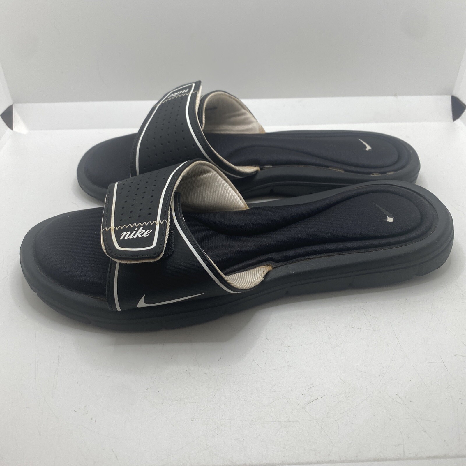 Womens Nike Comfort Footbed Slides Slip On Sandals Black/White Size 7