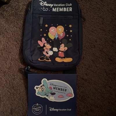Disney DVC MEMBER DISNEY VACATION CLUB 2025 Crossbody Bag Mickey & Minnie NEW