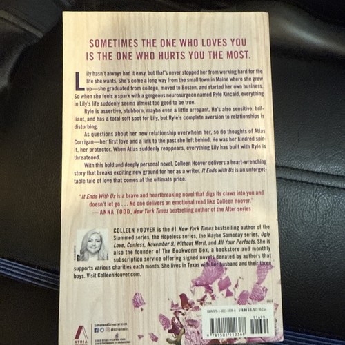 It Ends with Us : A Novel by Colleen Hoover (2016, Trade Paperback) - Picture 2 of 2