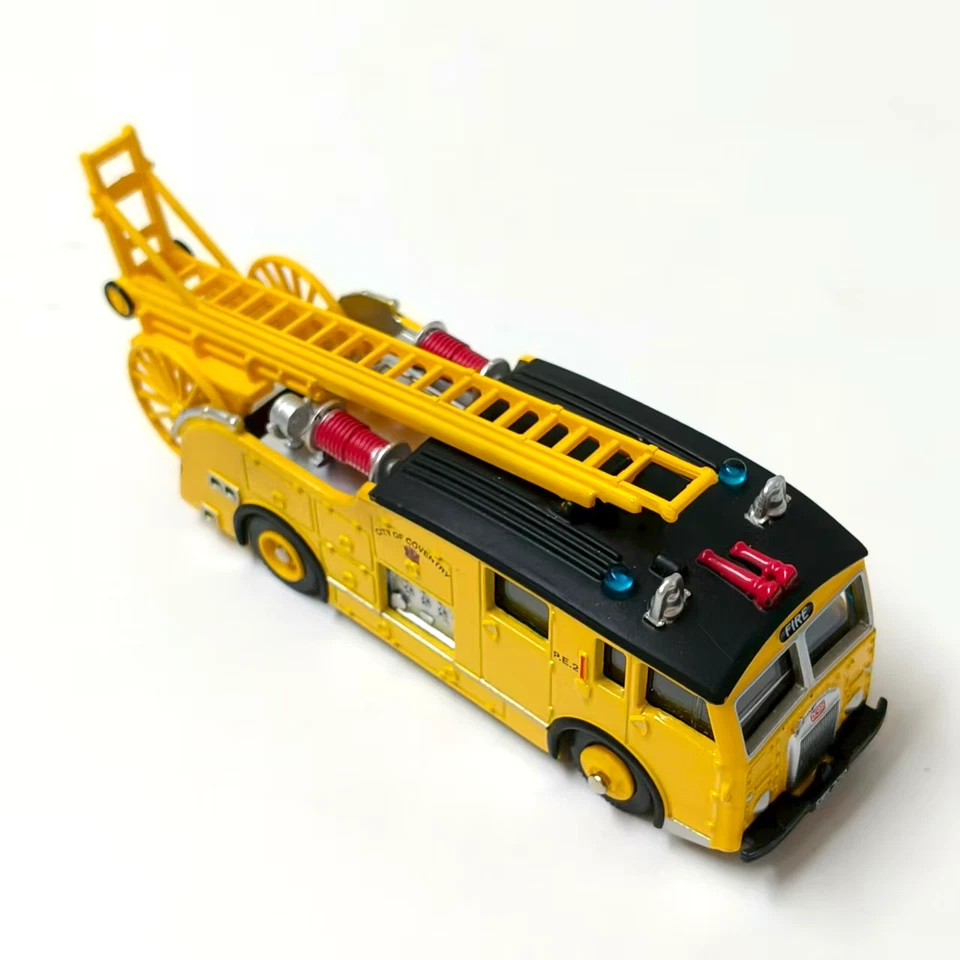 Classic British Dennis F12 Fire Engine 1:76 Diecast - Alloy Model Showpiece - Image 4 of 4