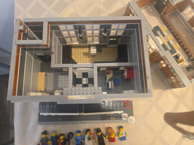 LEGO Town Hall Modular Creator Set (10224) w/ Instructions 100% Complete!!!