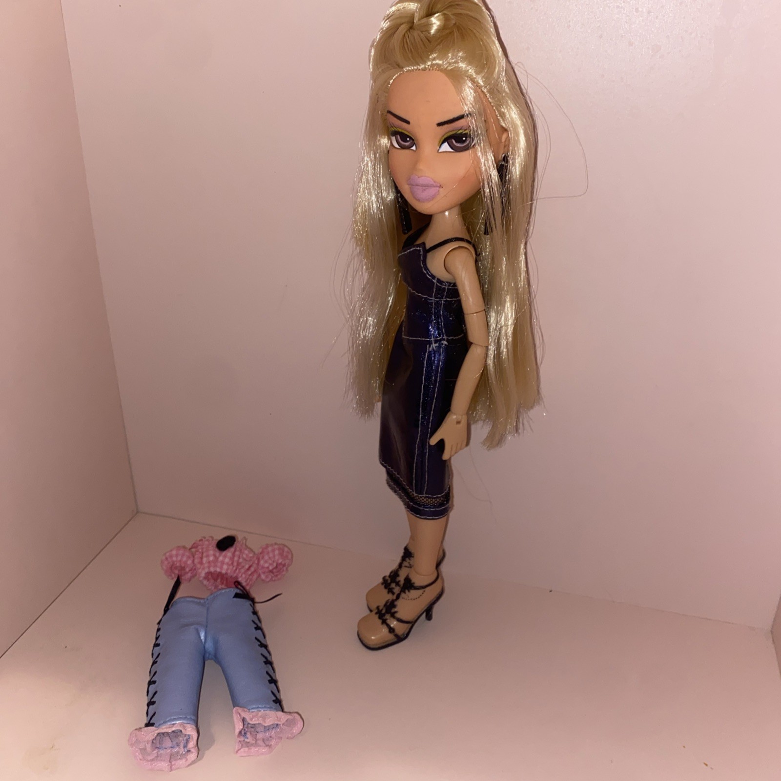 MGA Entertainment Bratz Campfire Cloe Collectible Doll Repaint