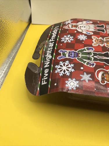 Figura de acción GINGERBREAD FOXY Five Nights at Freddy's Holiday caja angustiada - Imagen 6 de 7