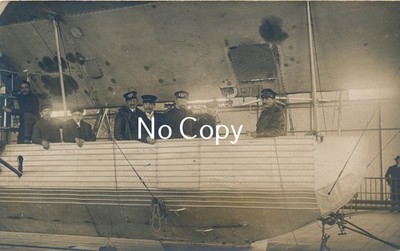 Zeppelin Luftschiff Gondel Crew Foto Postkarte Verlag Hugo Kühn Baden-Baden