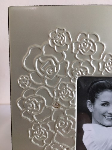 Neu Metall Herz Design Strass verziert Quadrat Silber Ton Fotorahmen - Bild 2 von 6