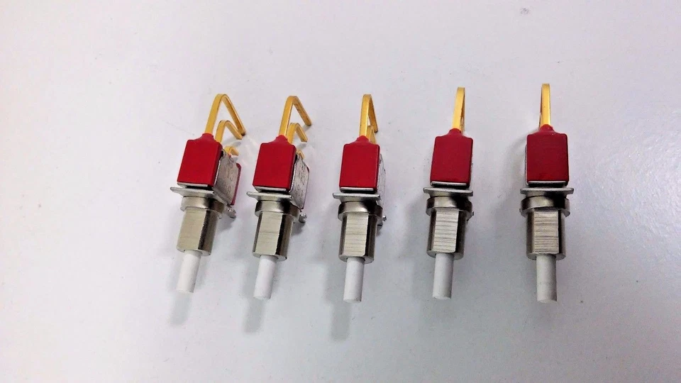 5 Pcs C&K Switch Pushbutton SPST On-(On)0.4 VA MAX Heavy Duty 3 Gold Pins - Image 2 of 4