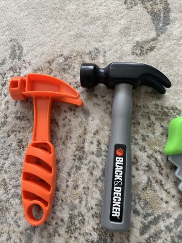 Lotto di 4 giocattoli in plastica Black & Decker casuali - Foto 2 di 3