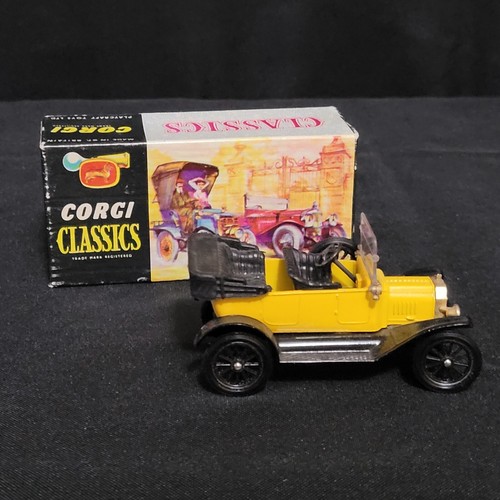 Corgi Classics 9012 yellow 1915 Ford Model T Playcraft Toys made in Gt. Britain