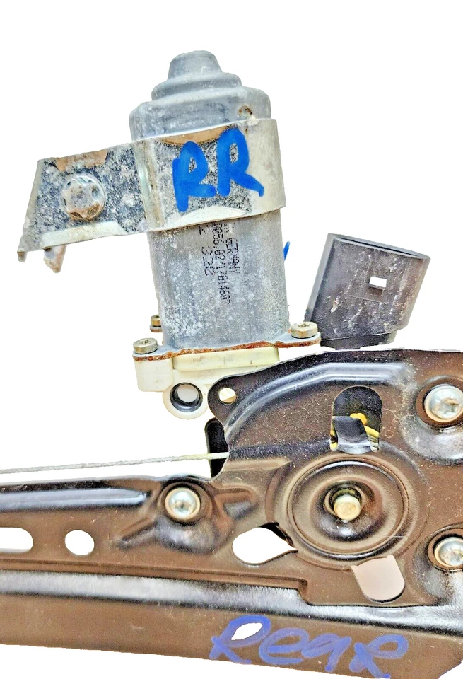 BMW 5Series 525i 528i 530i 535i 545i 550i M5 Rear Right Window Regulator 7034388 - Image 2 of 4