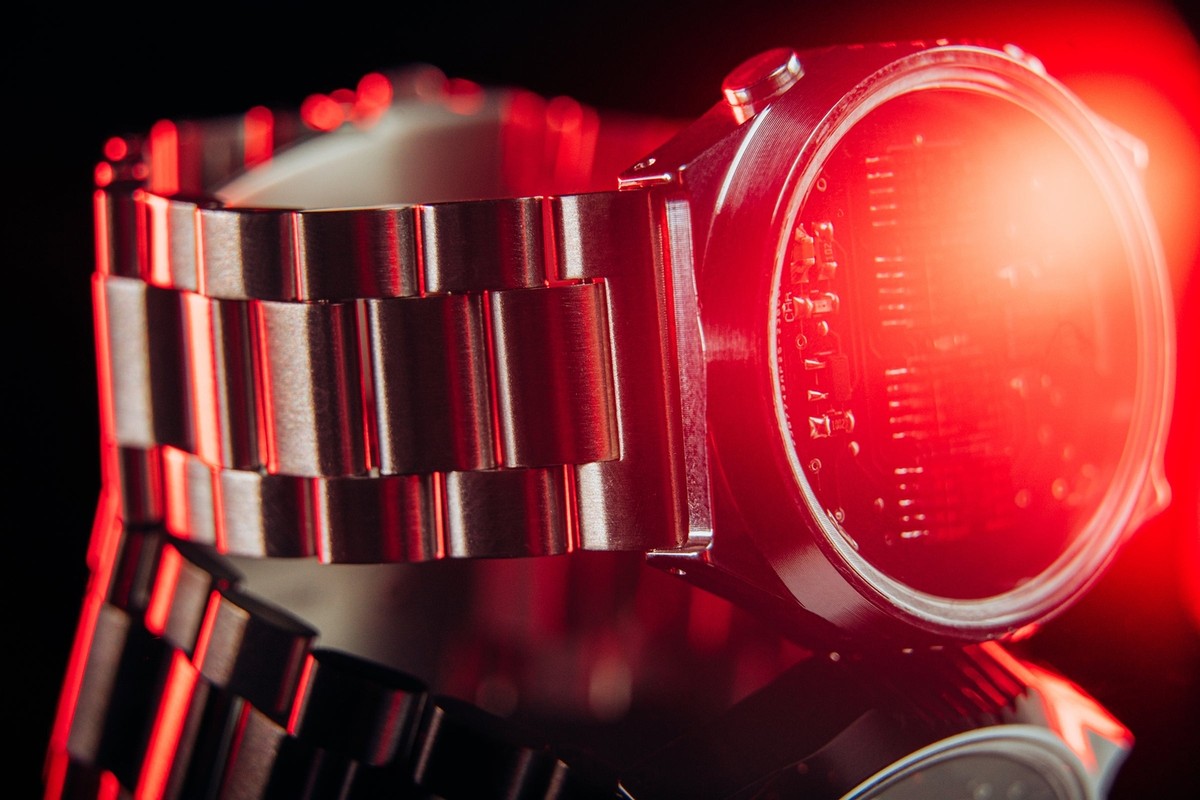Retro LED Watch TimeRed (Splash Resistant, sapphire,metal
