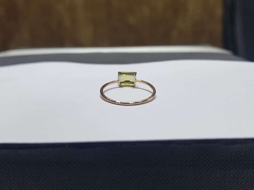 0.72 Ct Peridot Minimalist Solitaire Ring 10k Solid Yellow Gold - Picture 7 of 8