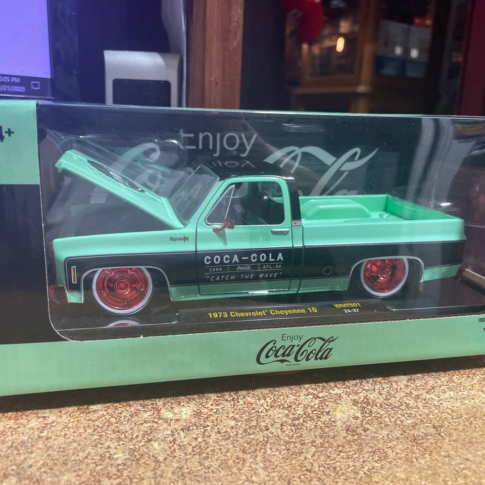 M2 Machines 1973 Chevy Cheyenne 10 Coca-Cola Chase 1/750 SquareBody Truck 1:24 - Image 3 of 3