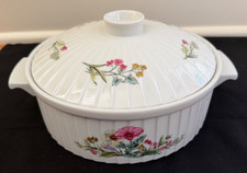 Vtg Heritage Porcelain Ovenware Round Covered Baking Dish Floral Pattern MINT!