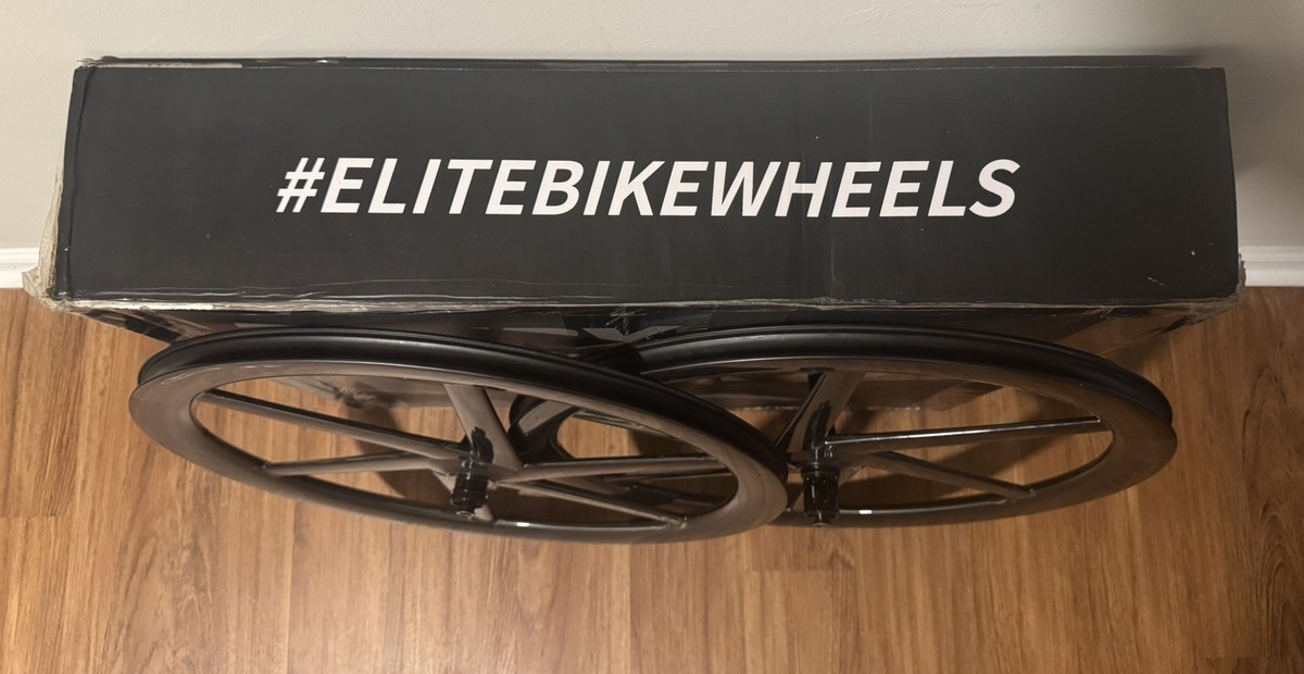 Used Elite Velo Six Disc Wheelset Glossy Carbon Little Rock chip 
