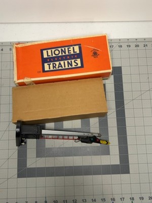 Lionel No. 151 Semaphore Signal with Original Box
