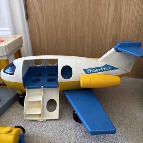Vintage Fisher Price Little People Airport Playset With Figurines - Preowned - Picture 6 of 24