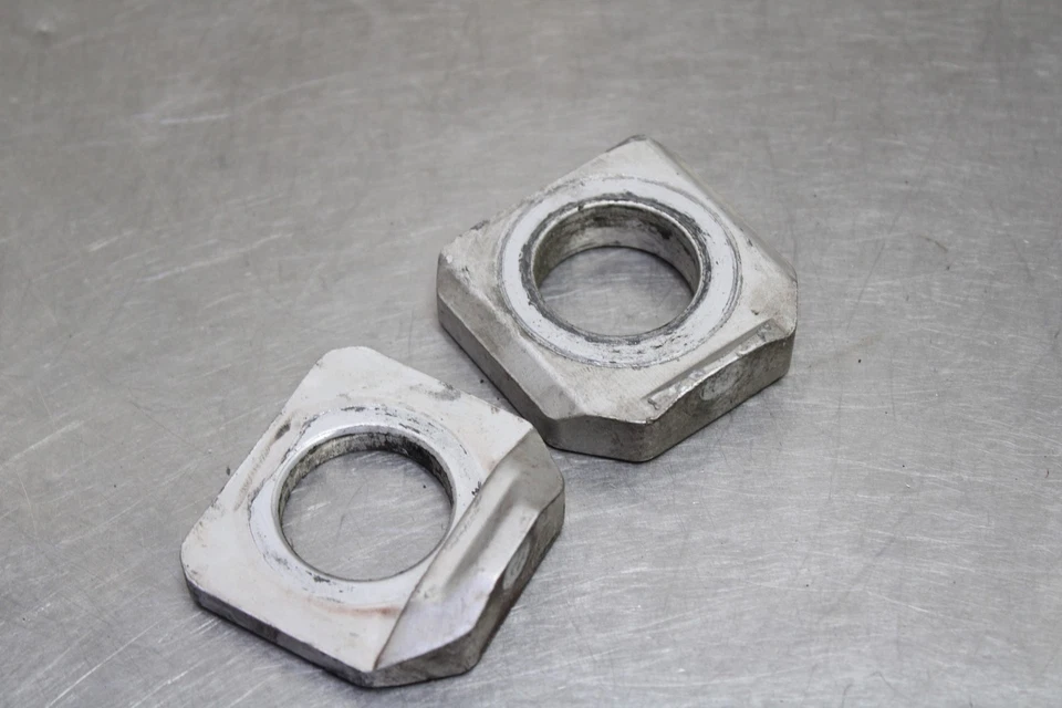 07-08 SUZUKI GSXR1000 GSXR 1000 CHAIN TENSIONER ADJUSTMENT BRACKETS BLOCKS - Image 2 of 4