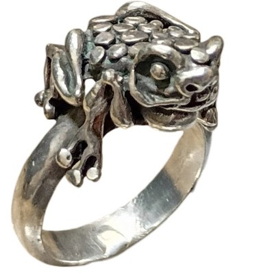Sculptural vintage 1980s Sterling Silver Frog Ringsz6.15