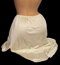 VANITY FAIR Ivory Shiny Satin Nylon Slit Half Slip Womens 26 M/40